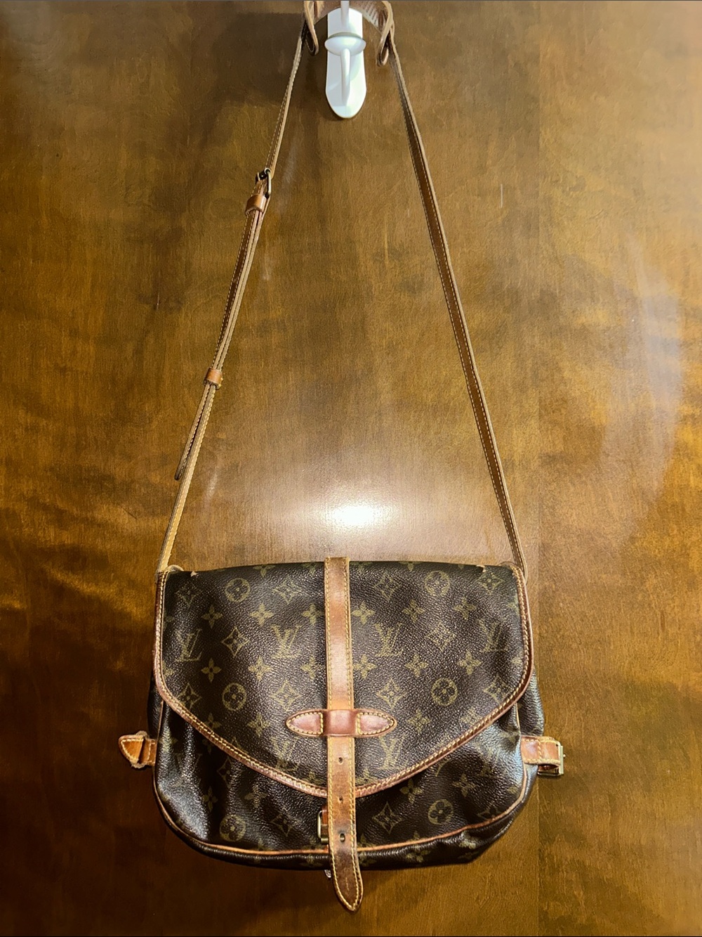 Vintage Louis Vuitton Monogram Saumur 30 Messenger Bag AR0955